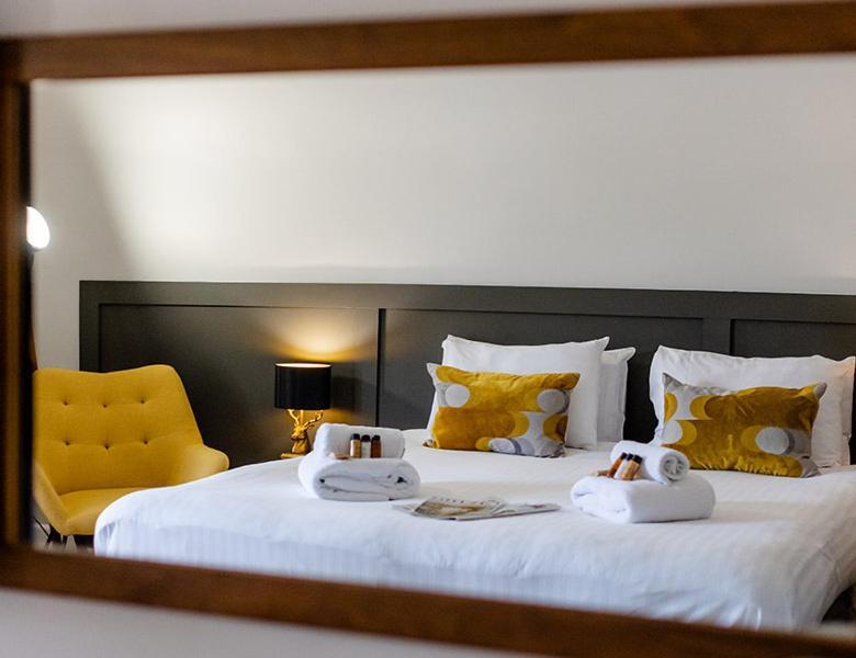 The Bell Inn Hotel リンドハースト エクステリア 写真