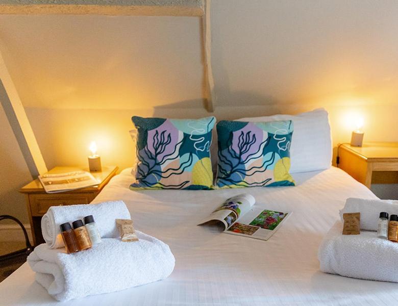 The Bell Inn Hotel リンドハースト エクステリア 写真