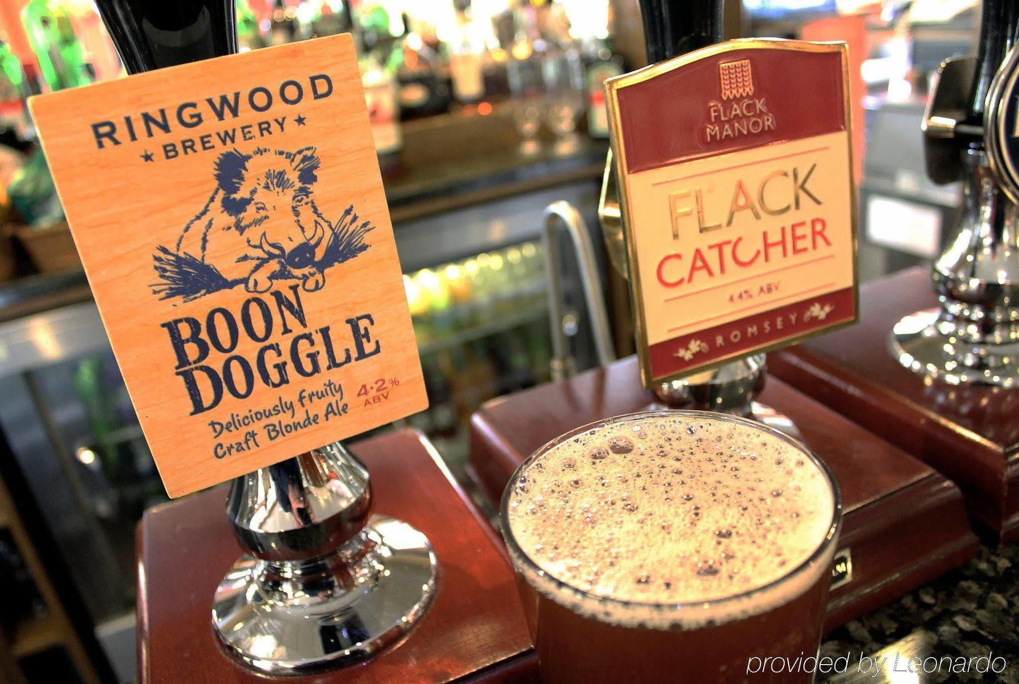 The Bell Inn Hotel リンドハースト エクステリア 写真